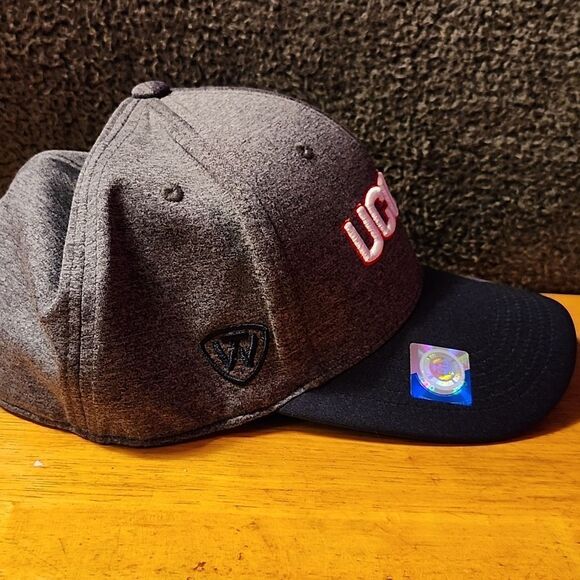 Top of the World UCONN Connecticut Huskies Stretchfit Hat - New - Picture 5 of 8